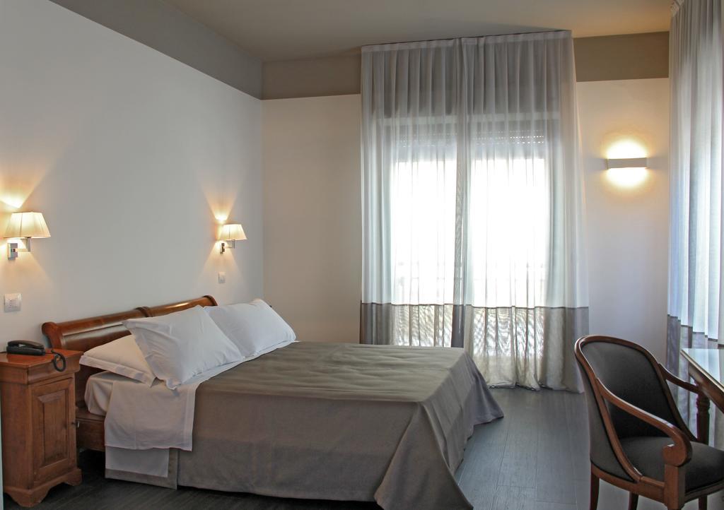 קאטוליקה Hotel Cristallo חדר תמונה